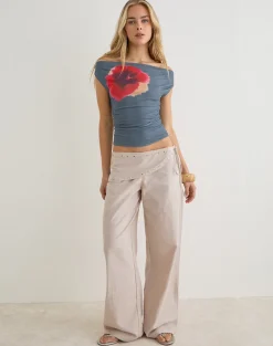 Bisik Top in Grey with Big Petal Script