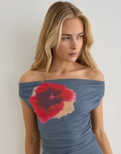 Bisik Top in Grey with Big Petal Script