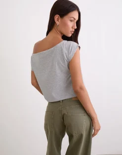 Bizzy Top with Studded Neckline in Grey Marl