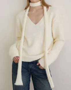 Dikara Jumper with Scarf in Knit Off White