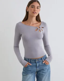 Donela Long Sleeve Top with Flower Ring in Lilac Grey