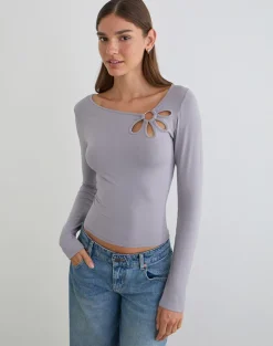 Donela Long Sleeve Top with Flower Ring in Lilac Grey