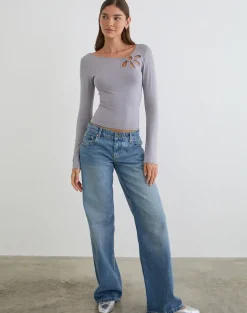 Donela Long Sleeve Top with Flower Ring in Lilac Grey