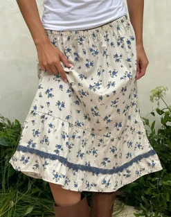 Ilaria Midi Skirt in Ditsy Leaf Rose Navy