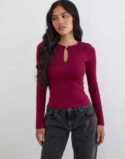 Jenji Long Sleeve Top with Pearl Button in Burgundy