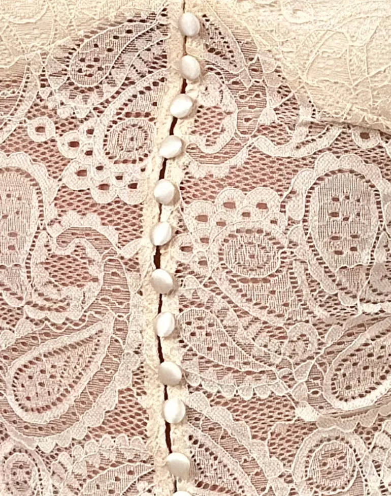 Kefira Plunge Neck Top in Lace Cream