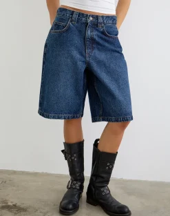 Low Rise Denim Skater Short in Mid Blue Used