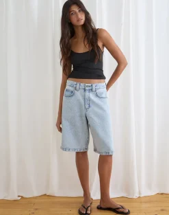 Low Rise Denim Skater Short in 80's Light Wash Blue