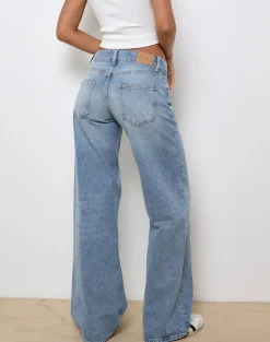 Low Rise Parallel Jeans In Bright Blue Used