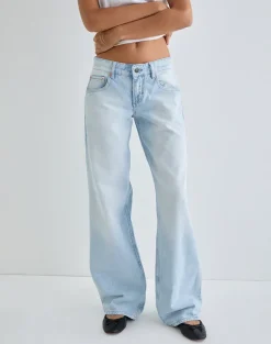 Low Rise Parallel Jeans in Icy Blue
