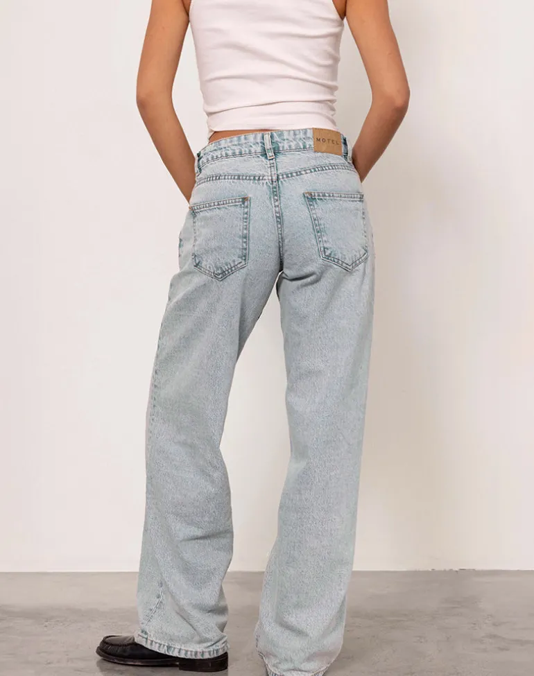 Low Rise Parallel Jeans in 80s Light Blue Wash