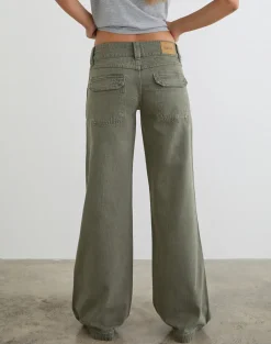 Low Rise Relaxed Cargo Jeans in Olive
