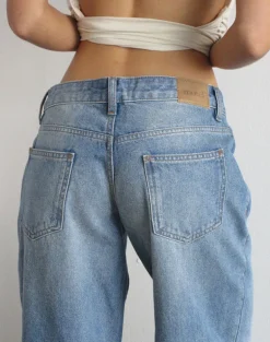 Low Rise Roomy Jeans in Bright Blue Used