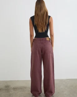Low Rise Roomy Jeans in Burgundy