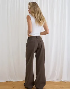 Low Rise Roomy Jeans in Dark Chocolate