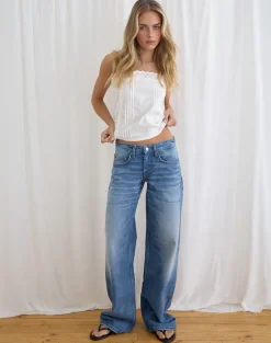 Low Rise Roomy Jeans in Fade Blue