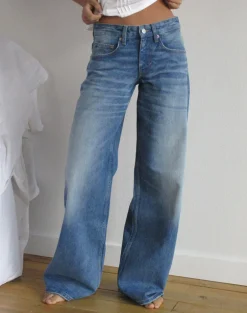 Low Rise Roomy Jeans in Fade Blue