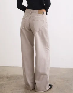 Low Rise Roomy Jeans in Pebble