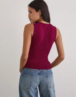 Lynod Plunge Top in Rayon Burgundy