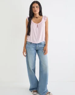 Merisso Scoop Neck Keyhole Top in Crinkle Light Pink