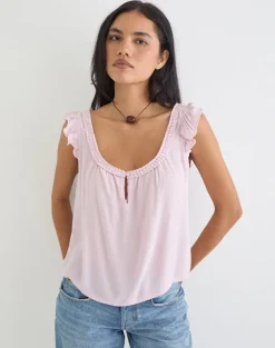 Merisso Scoop Neck Keyhole Top in Crinkle Light Pink