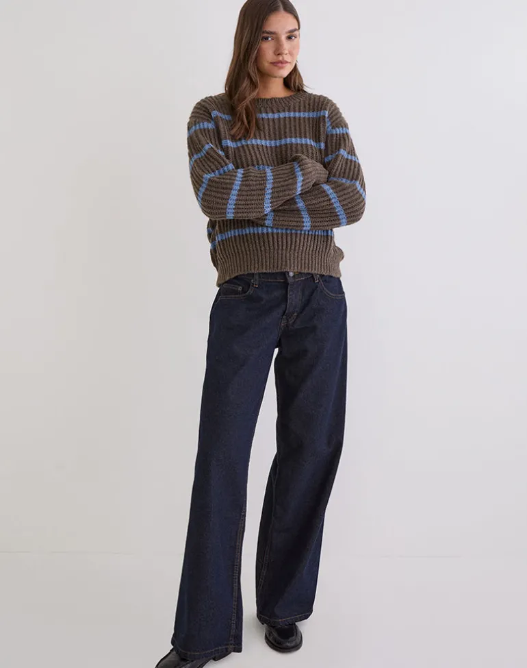 Namirta Jumper in Brown with Blue Stripe