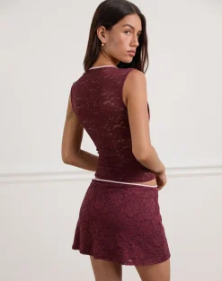 Nidya Mini Skirt in Lace Burgundy with Pink Binding