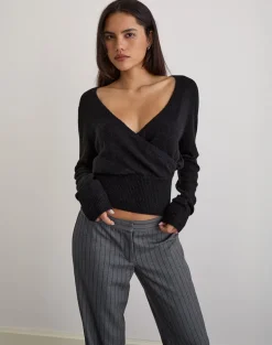 Nilza Wrap Top in Knit Black