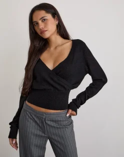 Nilza Wrap Top in Knit Black
