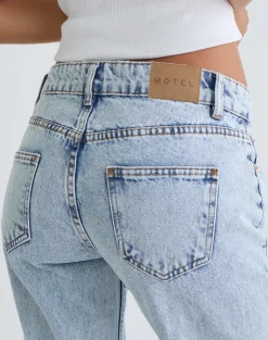 Rigid Low Rise Flare Jeans in 80s Light Wash