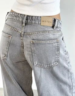 Roomy Extra Wide Low Rise Jeans in Grey Wash