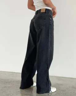 Roomy Extra Wide Low Rise Jeans in Washed Black