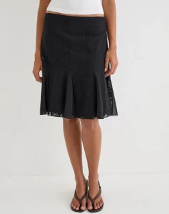 Saiwa Midi Skirt in Floral Lace Black