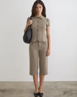 Tunian Capri Trouser in Tailoring Light Taupe