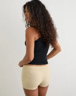 Wesara Short in Tailoring Buttercream