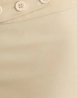 Wesara Short in Tailoring Buttercream