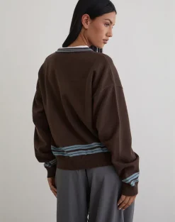 Yarnia Slouchy V-neck Jumper in Brown and Blue