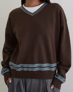 Yarnia Slouchy V-neck Jumper in Brown and Blue