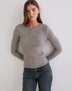 Zinta Long Sleeve Button Up Top in Ribbed Knit Grey